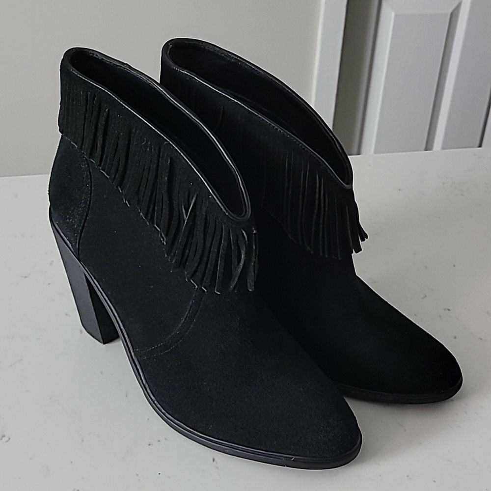 Joie Black Suede Fringe Western Cowgirl Bohemian Booties Sz 10.5 Boho Indie